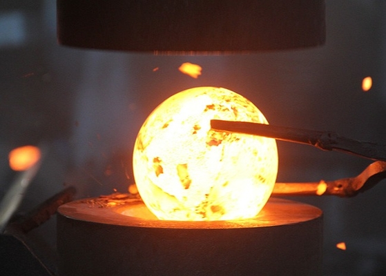 Kernhärte von ≥ 55 HRC geschmiedete Stahlschleifkugeln für Mineralschleifmühle Größe 20mm-100mm