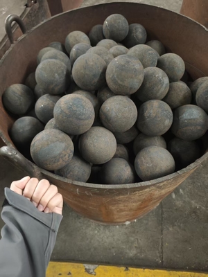 Hochwertige Schleifmedienkugeln 30 mm 50 mm 100 mm geschmiedete Schleifstahlkugel für Kugelmühle Zementkraftwerk