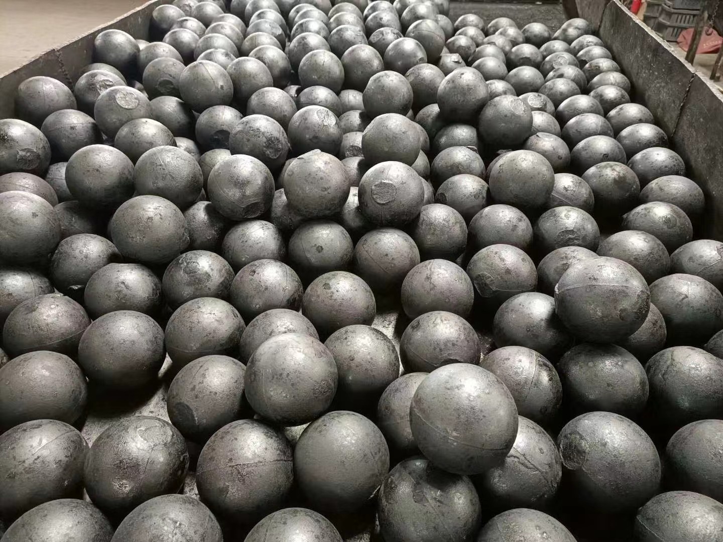 Versatile Gusseisenkugeln für verschiedene industrielle Schleifarbeiten
